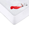 Coprimaterasso Impermeabile in Spugna con Bordi in Fibra Estendibile per Adattarsi al Materasso, Per Materassi Alti fino a 30 cm, Certificato OEKO-TEX STANDARD 100 - DISPONIBILE IN TUTTE LE TAGLIE