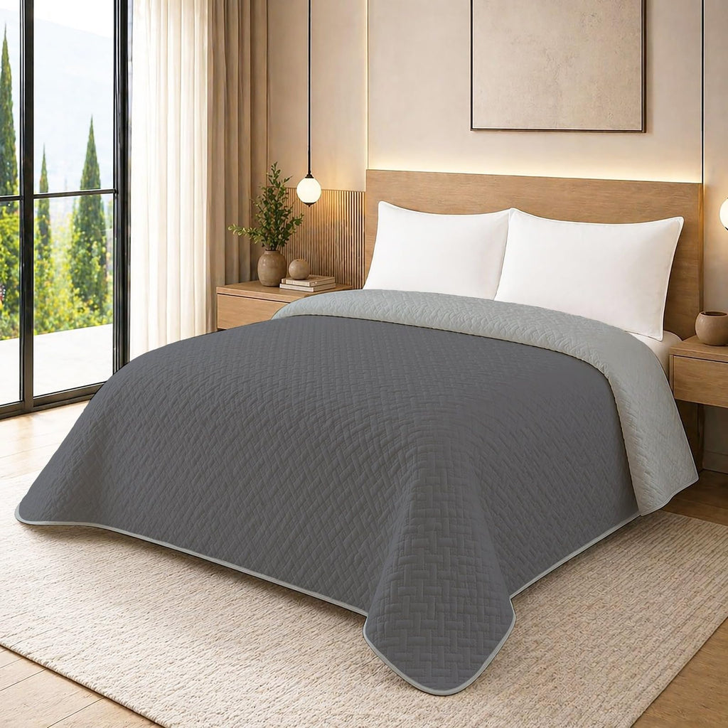 Trapunta Primaverile con Trama Lavorata dal Design Classico, Trapuntino Ideale per la Mezza Stagione, Copriletto Leggero