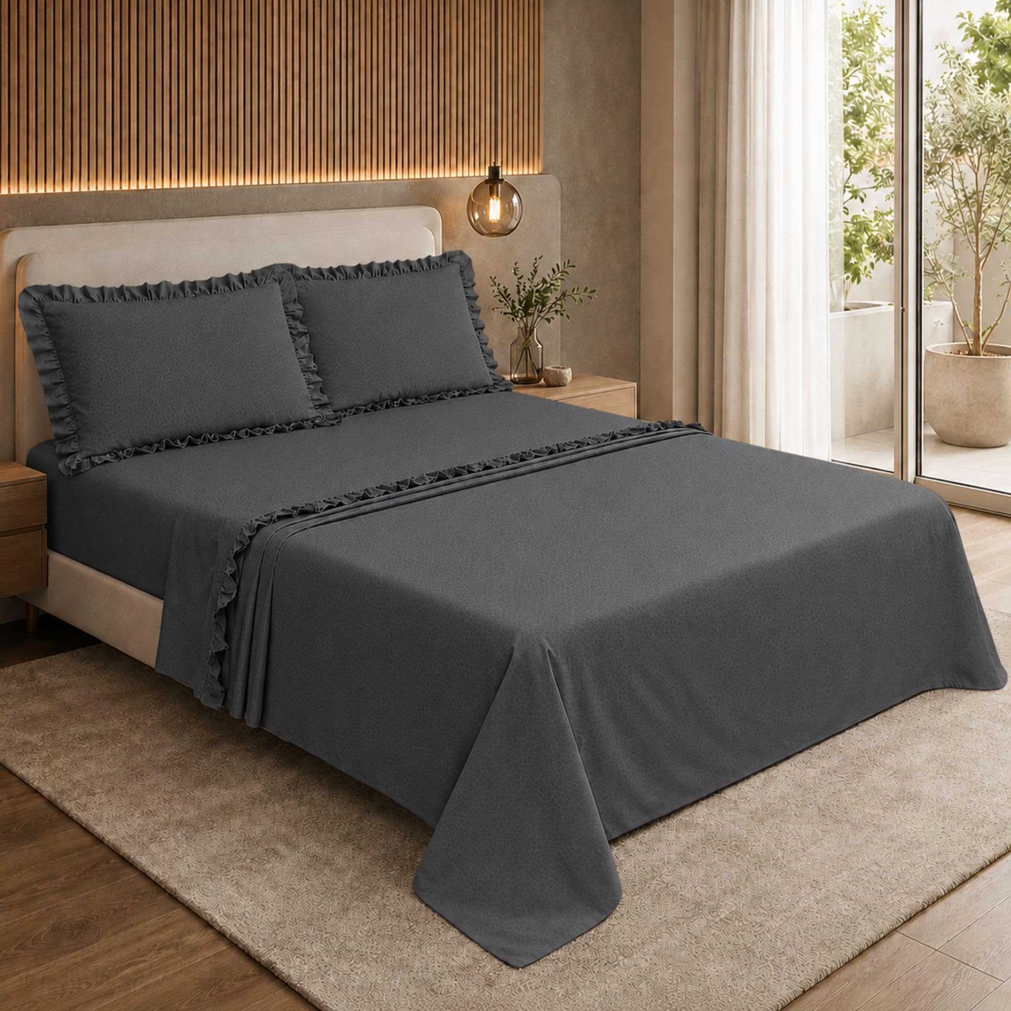 Completo Lenzuola con Volant, Microfibra Embossed Traspirante ed Anallergica