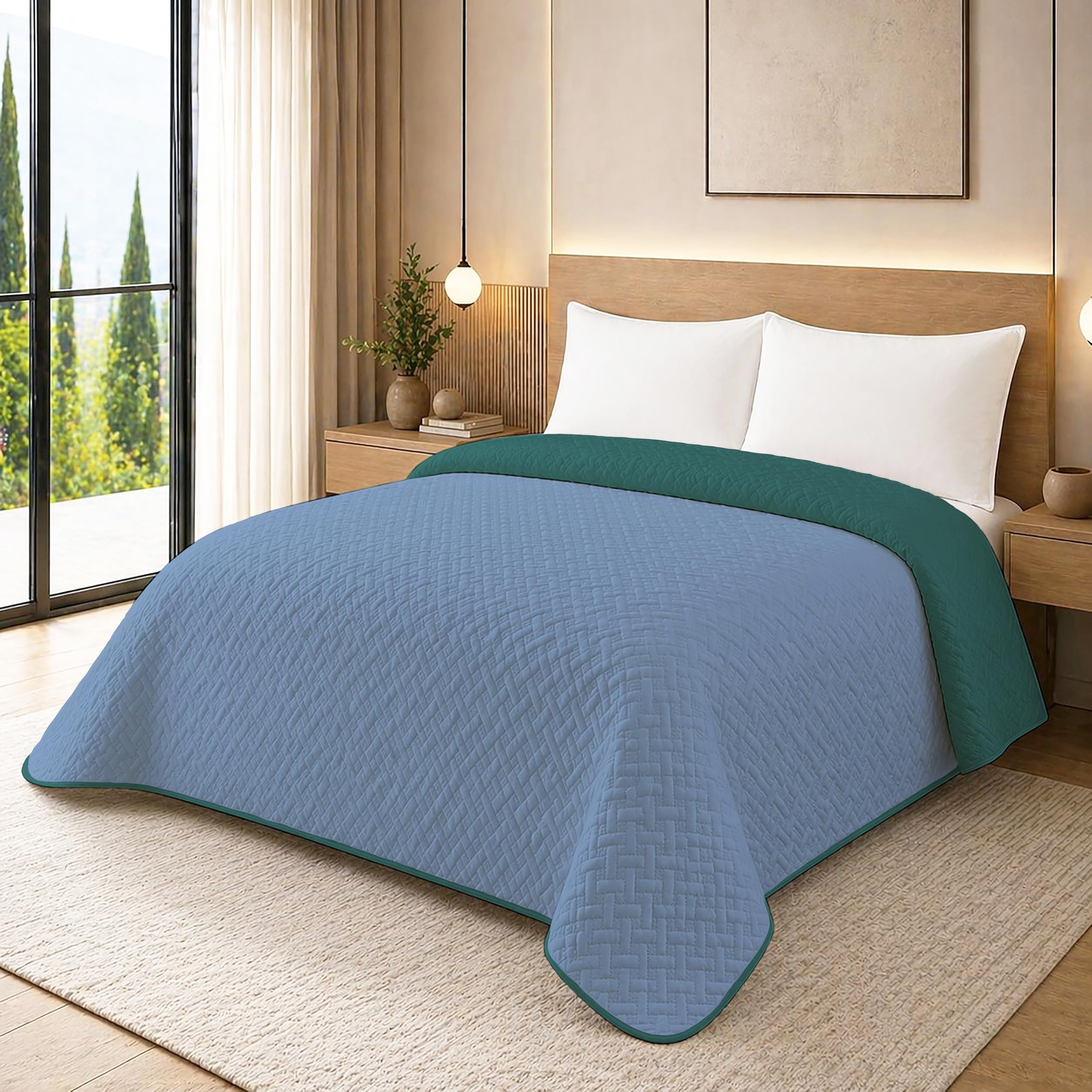 Trapunta Primaverile con Trama Lavorata dal Design Classico, Trapuntino Ideale per la Mezza Stagione, Copriletto Leggero